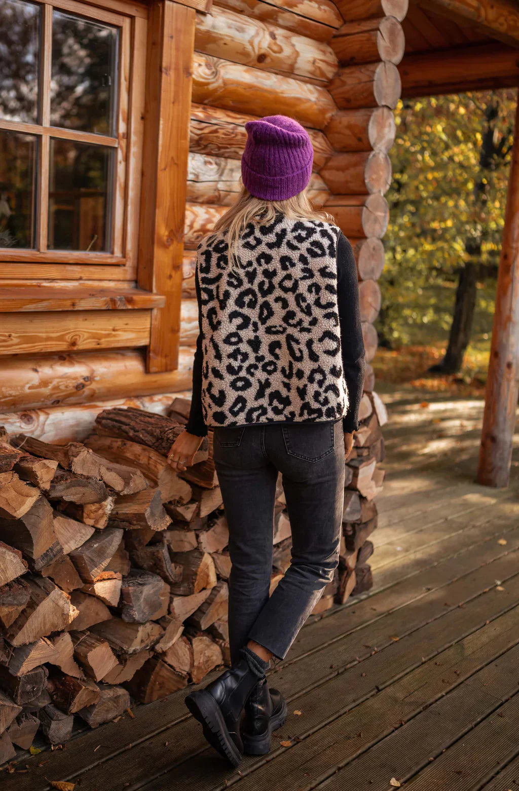 ASTRID™ | Le gilet en tricot léopard