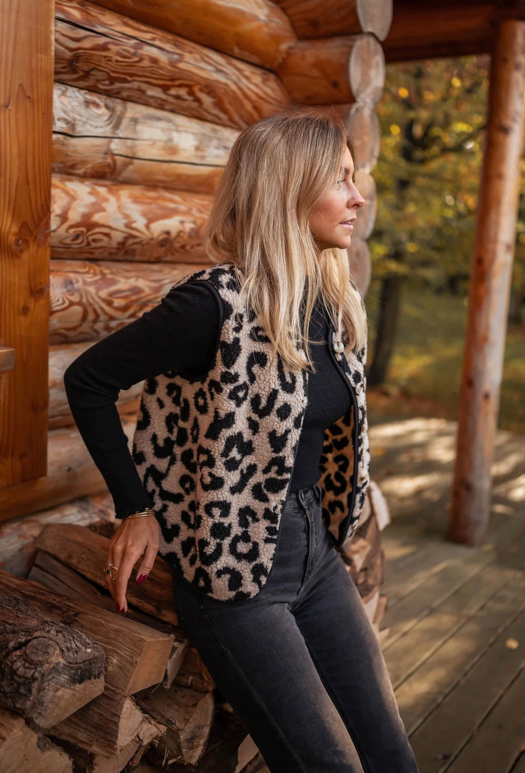 ASTRID™ | Le gilet en tricot léopard